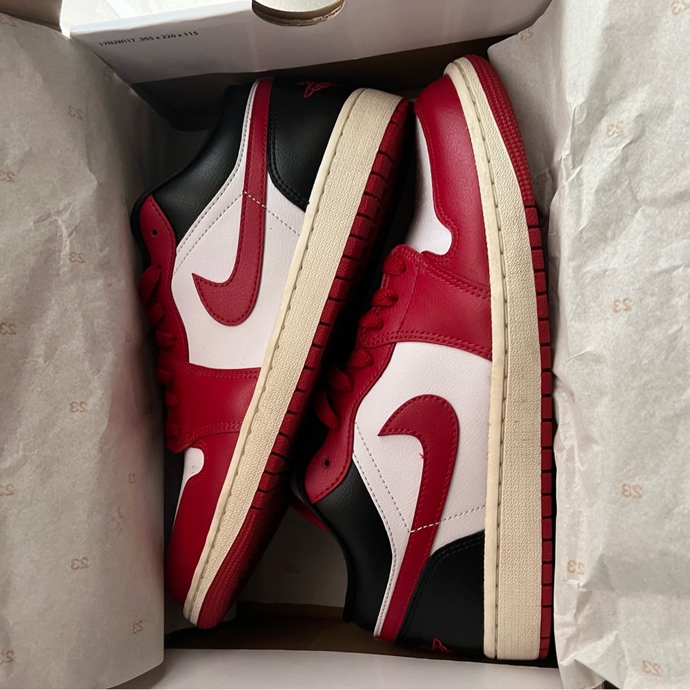 Air Jordans 1 Low, Size 11 W